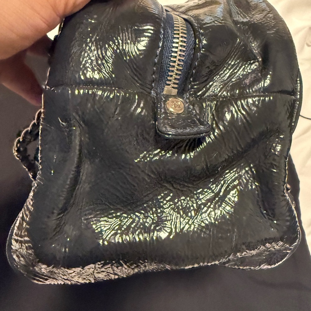 Authentic Chanel Navy Patent Bowling Bag
Chain Straps & Details zipper closure - Picture 16 of 16